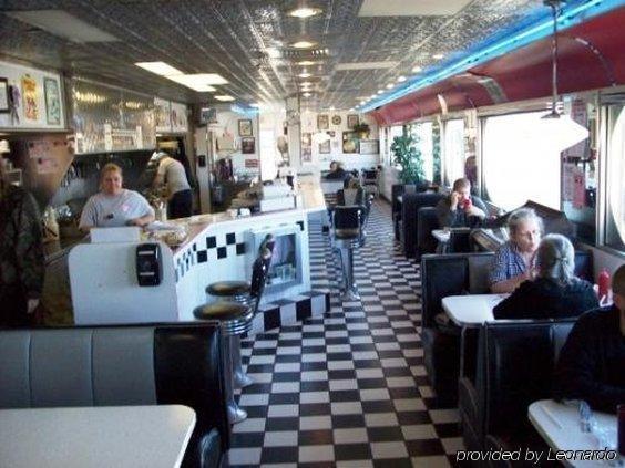 Travelodge By Wyndham Vaughn Restaurant foto
